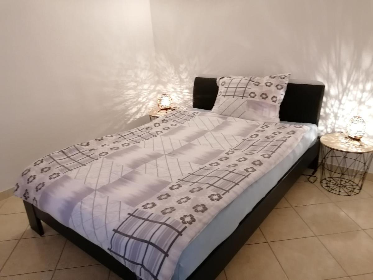 Apartments Nena - トロギール エクステリア 写真