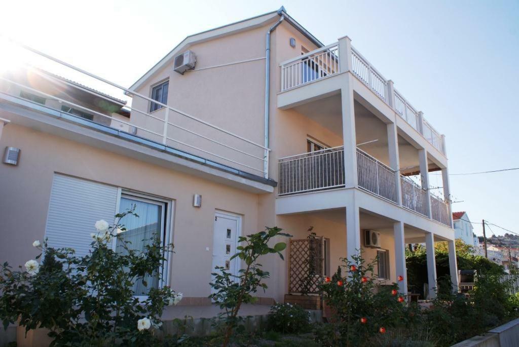 Apartments Nena - トロギール エクステリア 写真